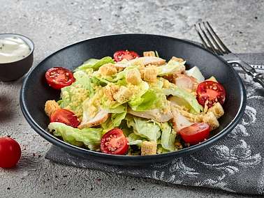 Салат «Цезарь» с курицей Салат «Цезарь» с курицей